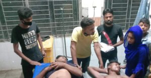 দুর্ঘটনায় আহত দুই তরুণের কাছে মিললো ৮১ বোতল ফেনসিডিল